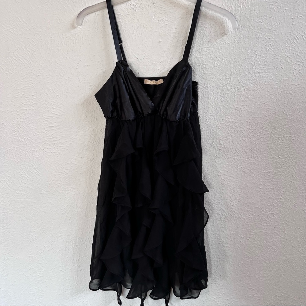 NWT  Flora Nikrooz black ruffle slip